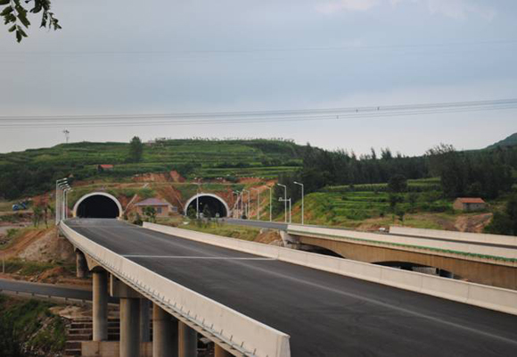 4、長春至深圳線（G25)青州至臨沭(魯蘇界)高速公路 穆陵關隧道
